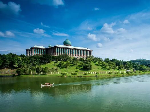Putrajaya and Agriculture Heritage Park Tour
